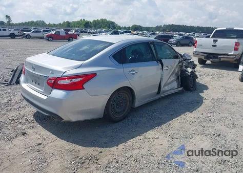 2017 Nissan Altima 2.5/2.5 S/2.5 Sl/2.5 Sr/2.5 Sv из США, поврежденный, VIN 1N4AL3AP4HC143803